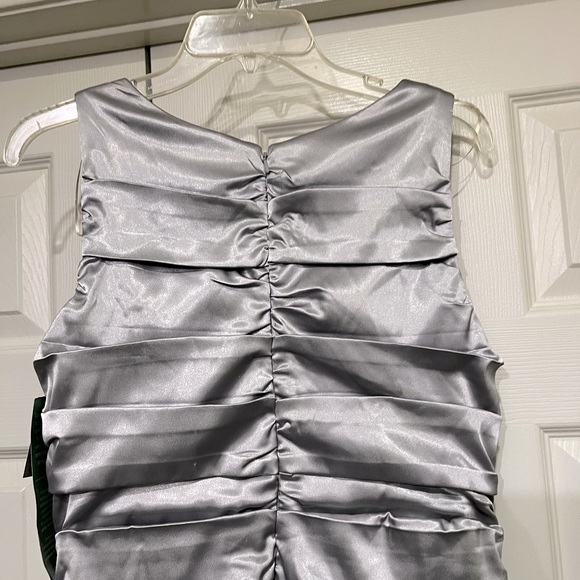 NEW SIGNATURE BY SANGRIA SILVER RUCHED COCKTAIL SOCIAL DRESS - Picture 4 of 11